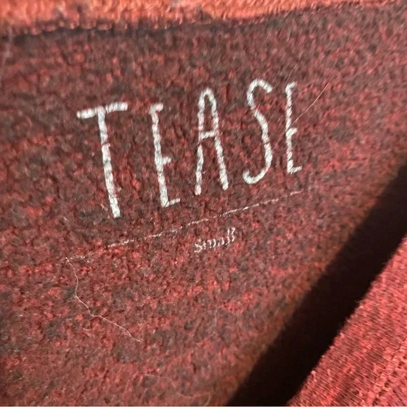 Red Bear Women's Sweater - Picture 2 of 4